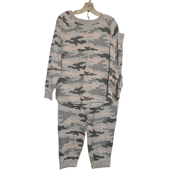 Secret Treasures | Women's Gray Camo Print Loungewear Pants Set or PJs (Size XL) - Picture 1 of 15